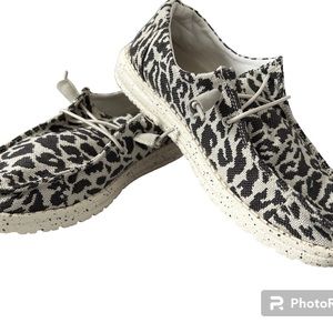 Hey Dude Wendy Woven Cheetah size 6